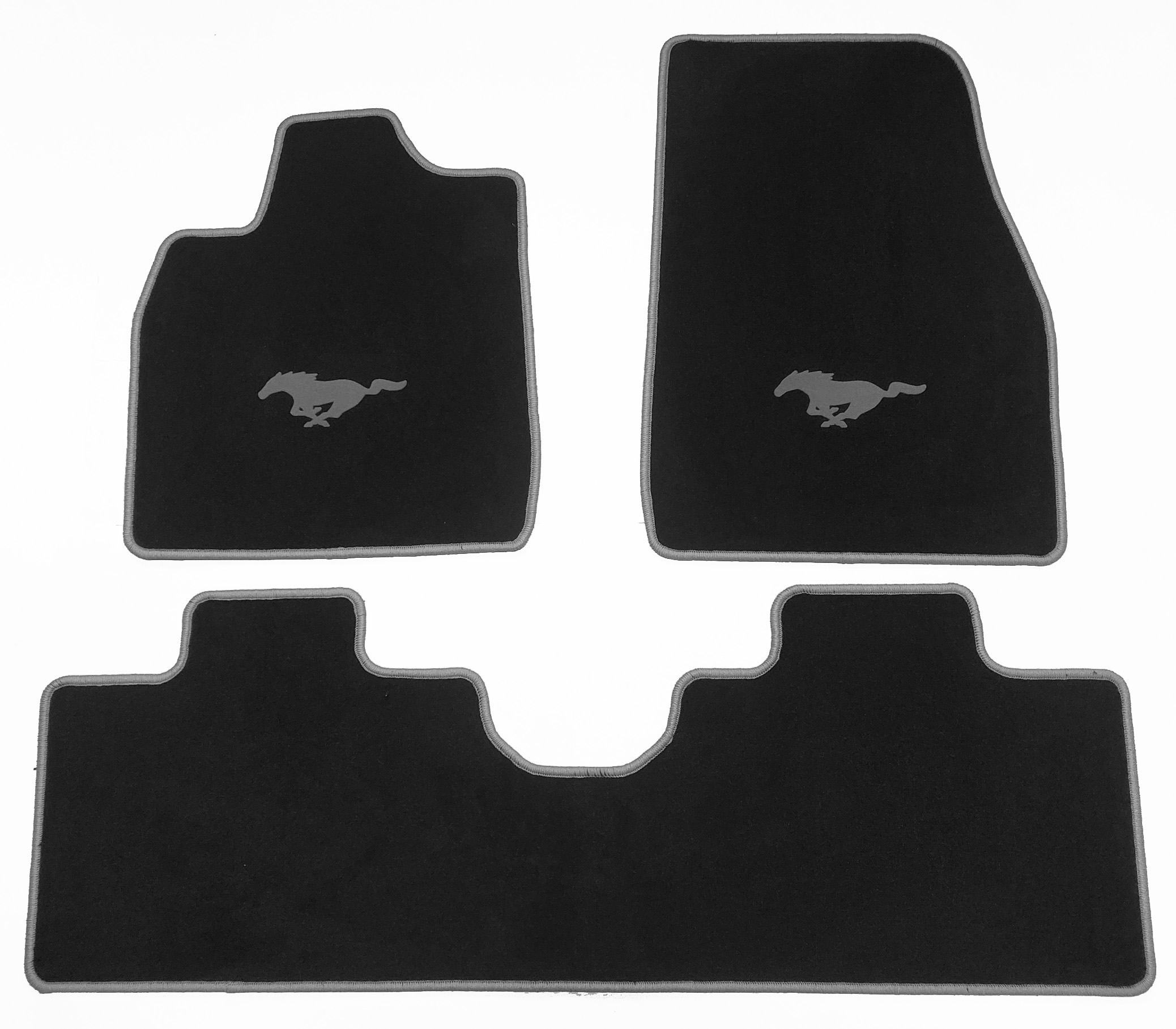 Velours Fußmatten für Ford Mustang Mach E ab 2020- mit Druck Pony in silbergrau Velours Fußmatten für Ford Mustang Mach E ab 2020- mit Druck Pony in silbergrau
